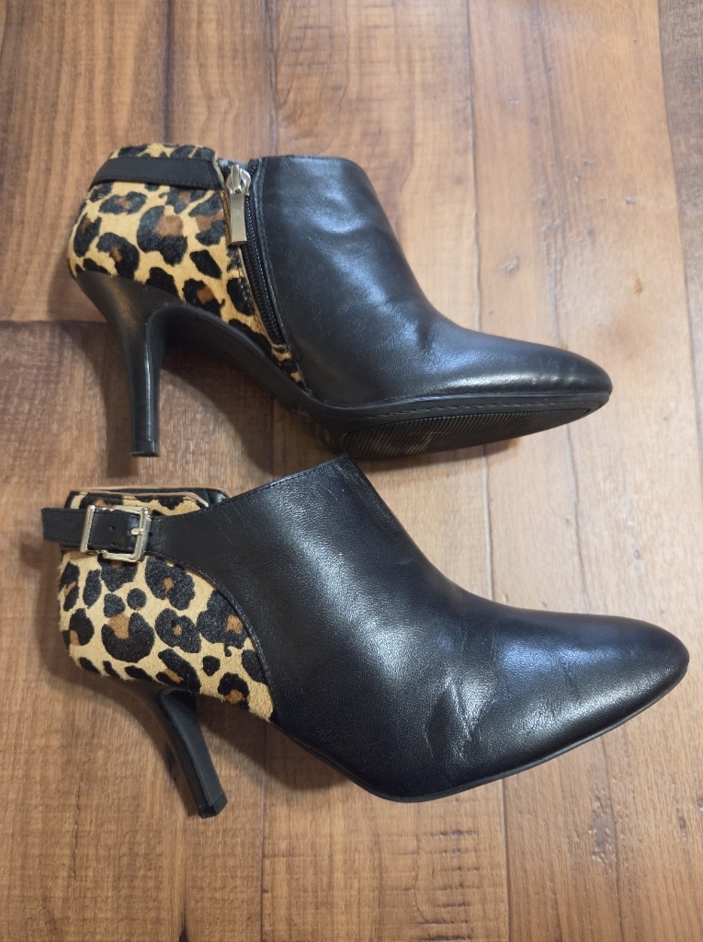 Women's Essex Lane Black Leather Ankle Booties with Real Cow Hair Fur. Sz 8.5M